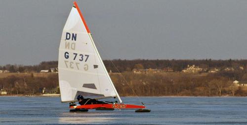 Ice boats - an excitement for winter ©  SW